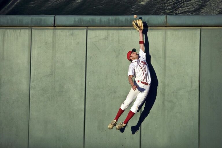 To Catch A Fly Ball | CoachUp Nation